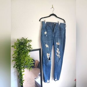 Curvy Distressed Skinny Jeans | Size: 13/32